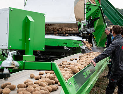 Neben Fachvorträgen sind auch die Maschinenvorführungen fester Bestandeteil der PotatoEurope, die in diesem Jahr am 7. und 8. September stattfindet.